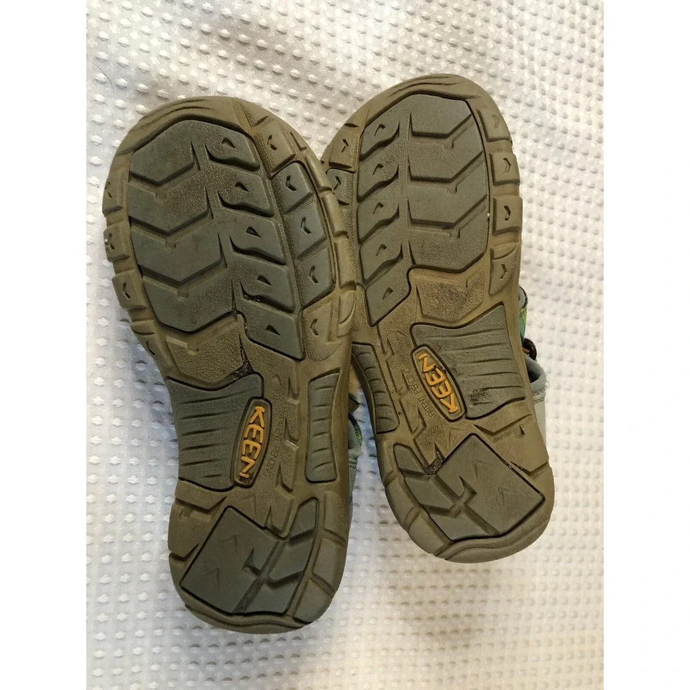 KEEN Girl's/Youth - Size 3 - Striped - Waterproof Water Sandals Hiking Shoes